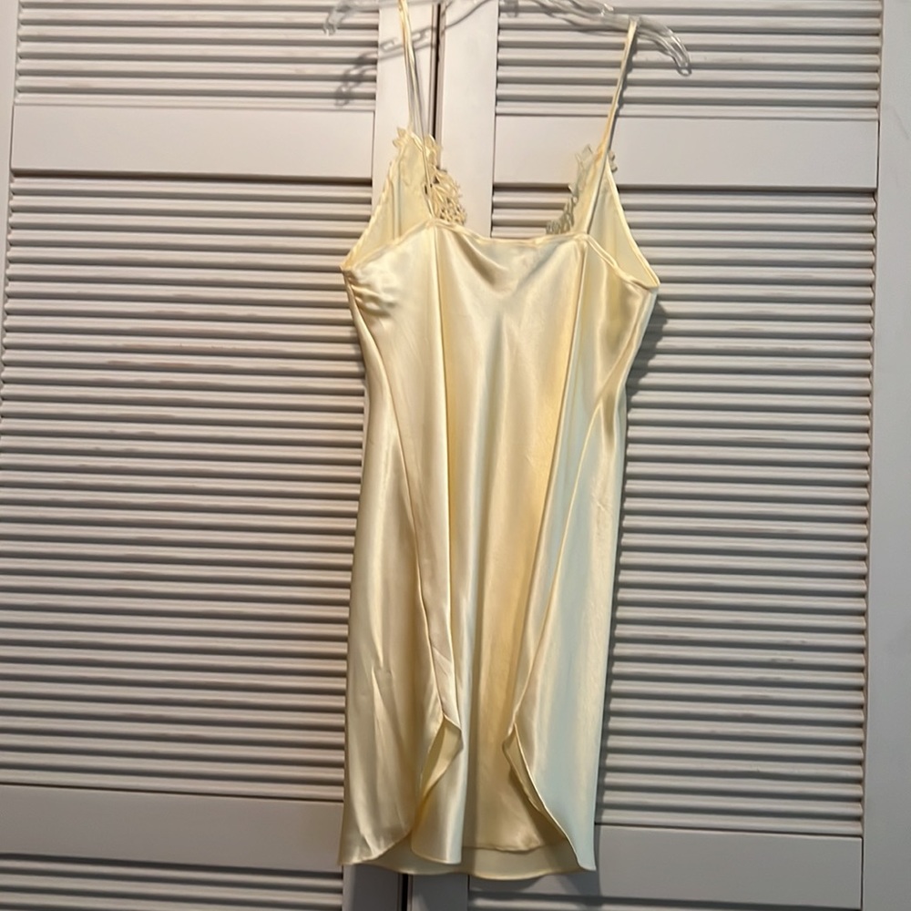 DENTELLE Nightie 💛 - Picture 2 of 6